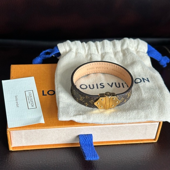 NEW Louis Vuitton Brown and Gold Monogram Bracelet - Picture 6 of 17